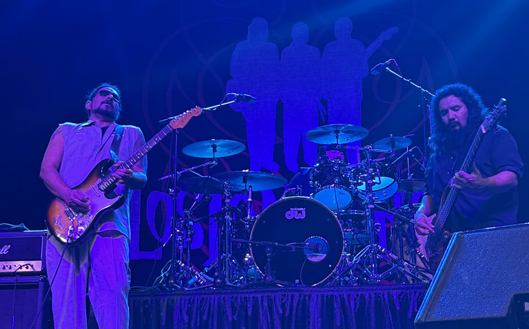 Los Lonely Boys & The Artimus Pyle Band